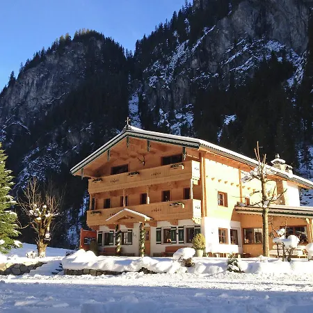 Chalet Cozy Chalet In Tyrol Near Area Mayrhofen
